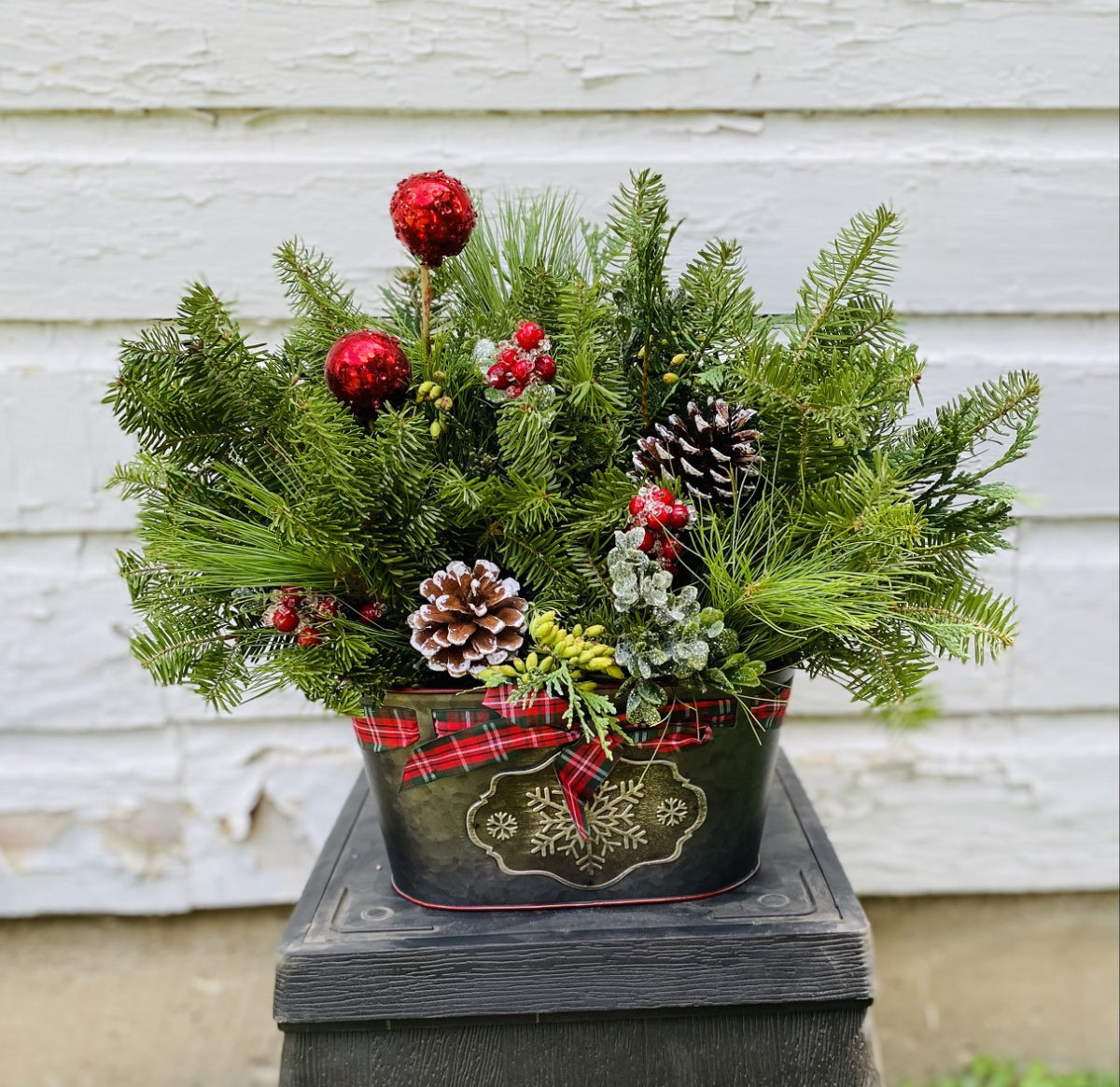 Metal Plaid Centerpiece, 7.5&quot;-Simple and Grand-Simple and Grand